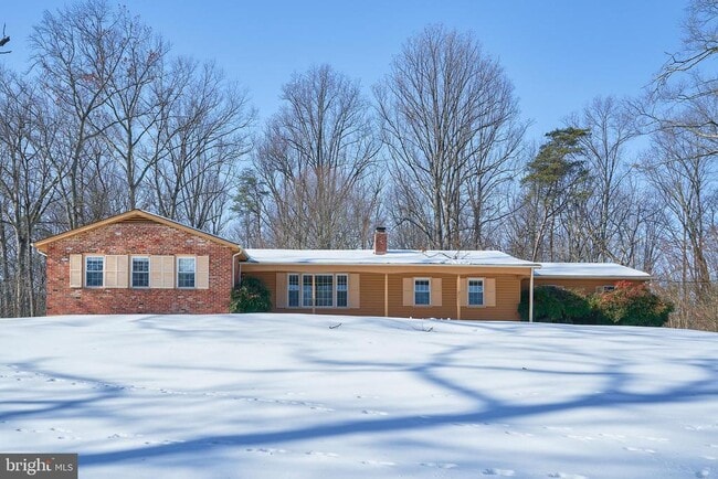 Building Photo - 500 Springvale Rd