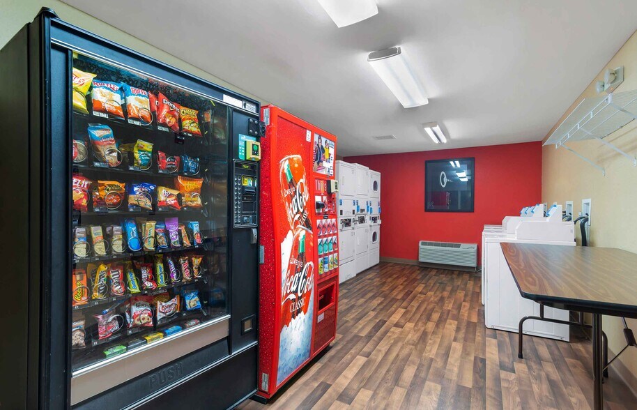 Building Photo - Furnished Studio-Atlanta - Perimeter - Crestline