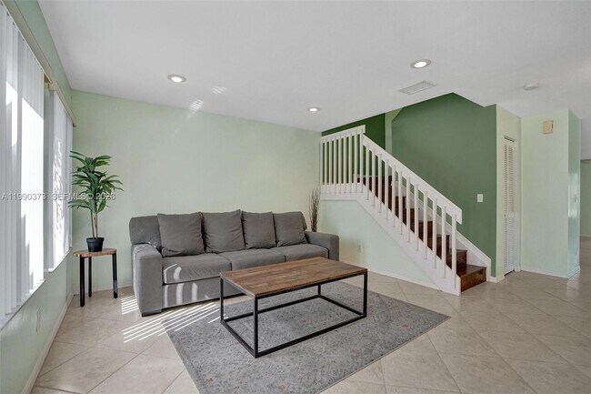 Building Photo - 1726 SW 110th Terrace