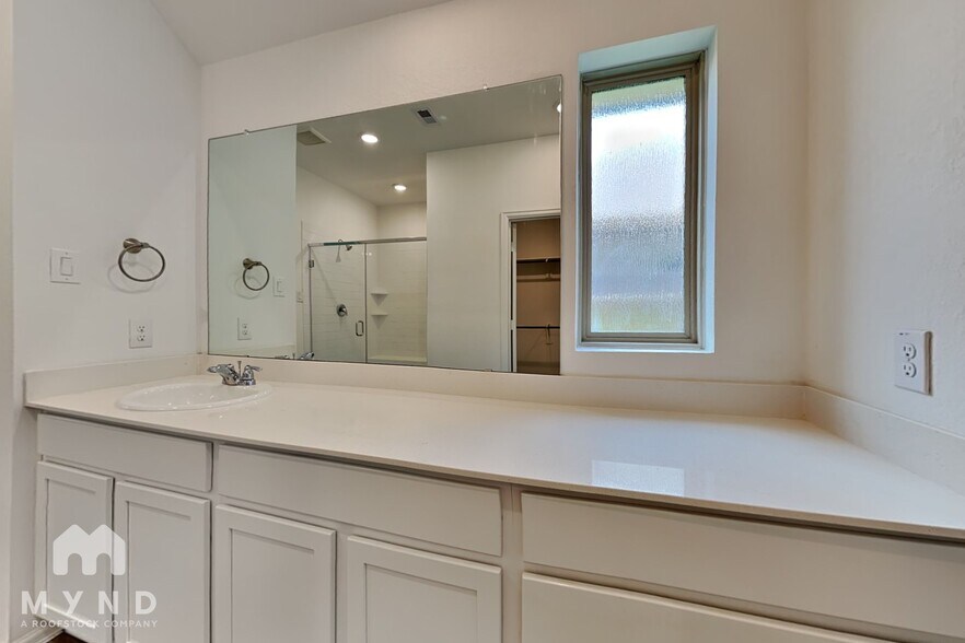 Building Photo - 9446 Brookwood Bnd Dr