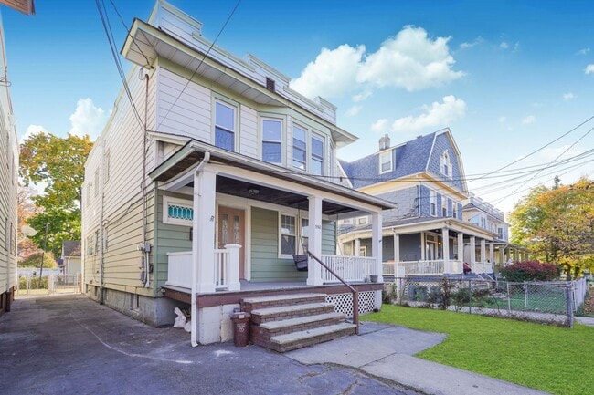 Building Photo - 350 Cary Ave
