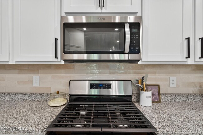 Building Photo - 33 Coastline Wy