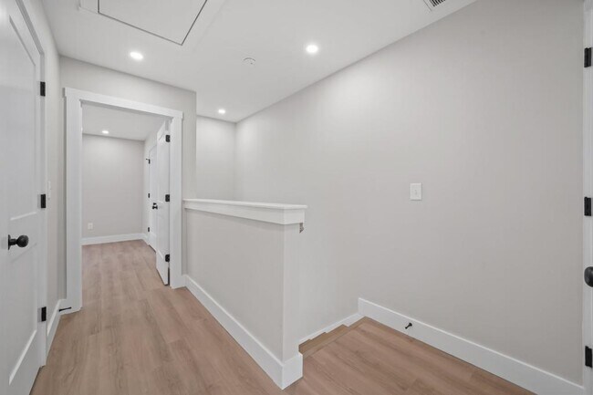 Building Photo - 126 Shipman Dr