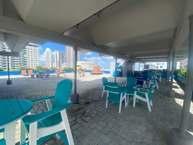 Roof top observation deck - 470 3rd St S