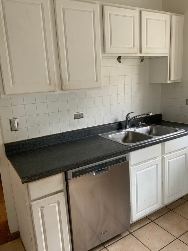 Building Photo - 1165 S Humphrey Ave