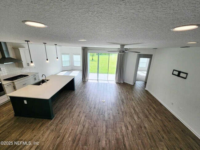 Building Photo - 577 Archstone Wy