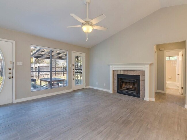 Building Photo - 9101 Japonica Ct