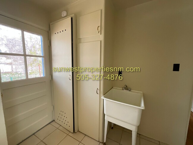 Building Photo - 2 Bedroom, 1 Bath Home Fully Landscaped