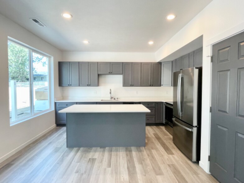 Building Photo - 12824 N Jaydee Ln