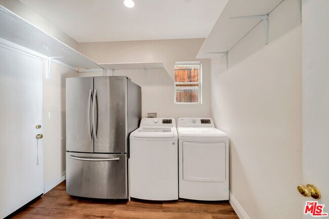 Building Photo - 12440 La Cresta Way