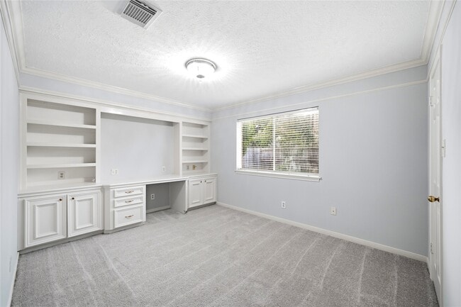 Building Photo - 15911 Moonrock Dr