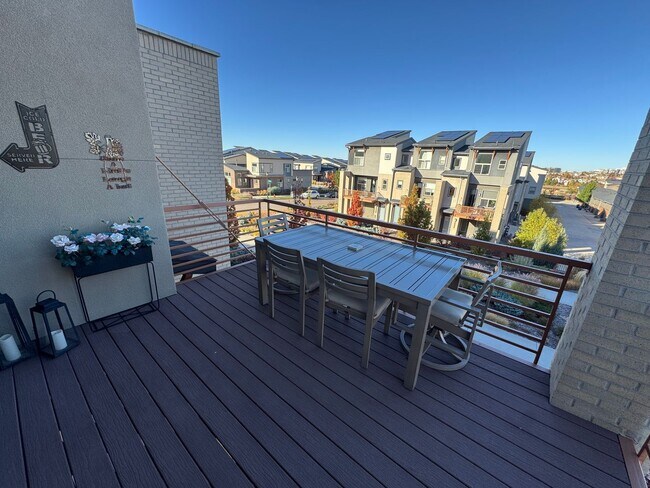 Building Photo - Luxury Lone Tree Living