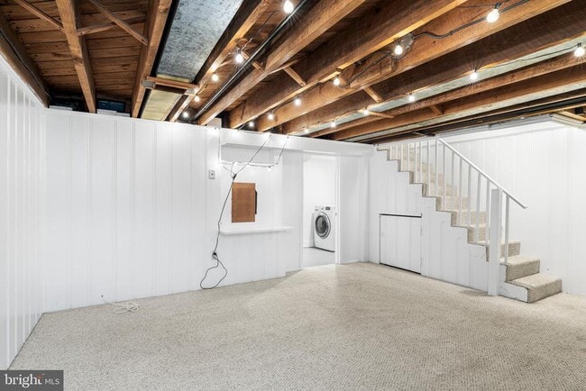 Building Photo - 121 Hopkins Rd