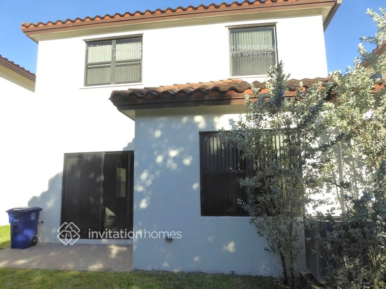 Building Photo - 3562 93rd Ave