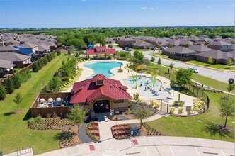 Building Photo - 604 Meadow Wood Ln