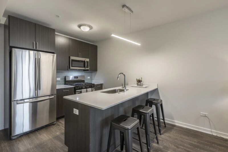 Building Photo - 230 W Evergreen Ave