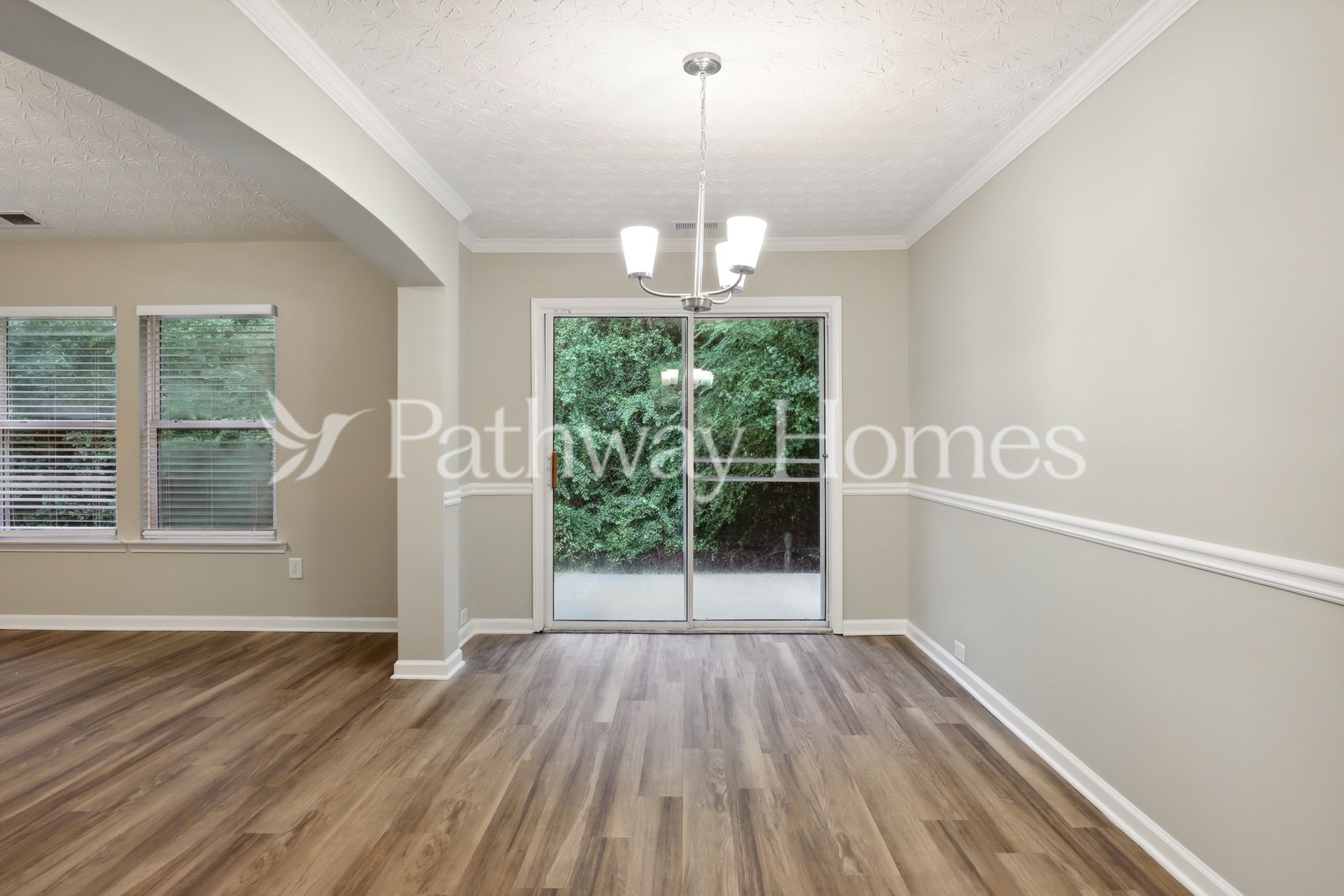 Building Photo - 210 Silver Arrow Cir