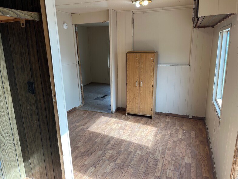 Building Photo - 1130 MT-135