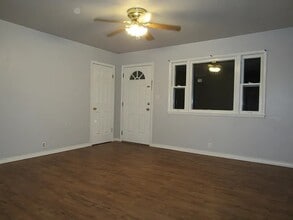 Building Photo - 1813 W 21st St