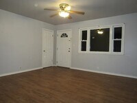 Building Photo - 1813 W 21st St