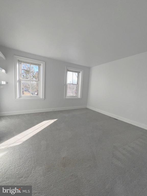 Building Photo - 405 N 2nd St