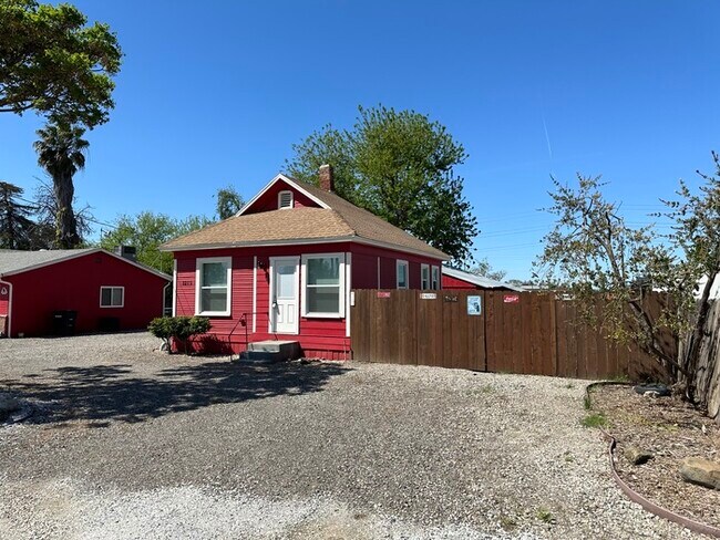 Building Photo - Ceres 1 Bedroom 1 Bathroom Country Home