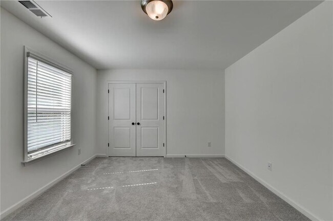 Building Photo - 5650 Bergeson Wy