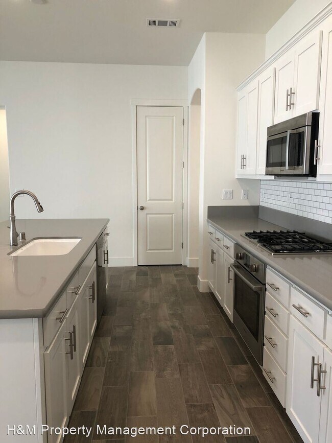 Building Photo - 3 br, 2 bath House - 1641 Castlerock Drive