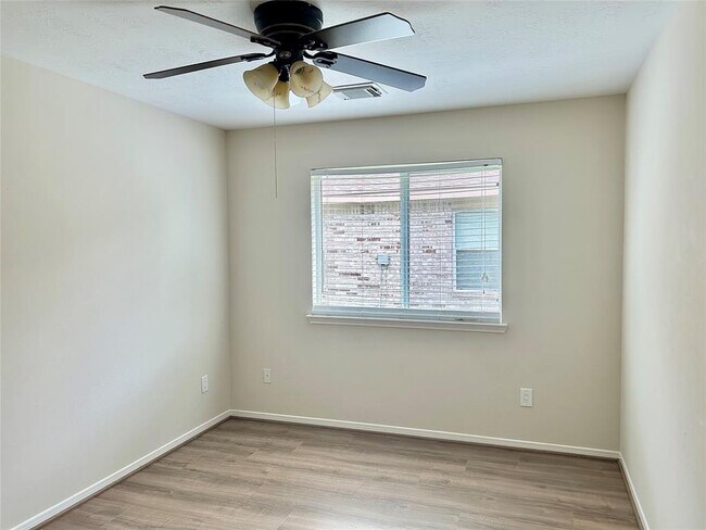 Building Photo - 2438 Ranch Hollow Ct