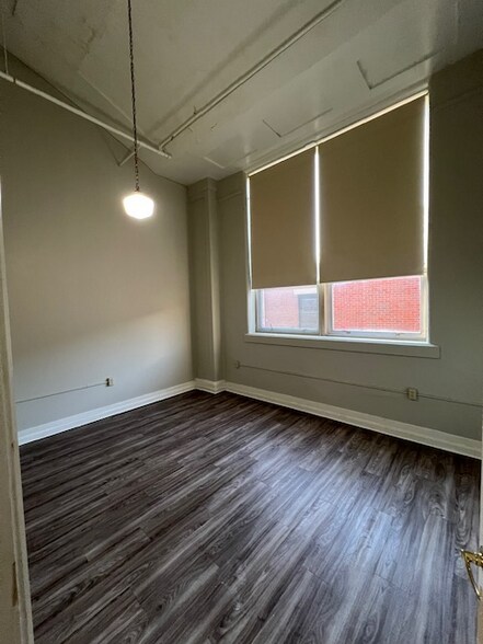 Primary Photo - 316 W Walnut St
