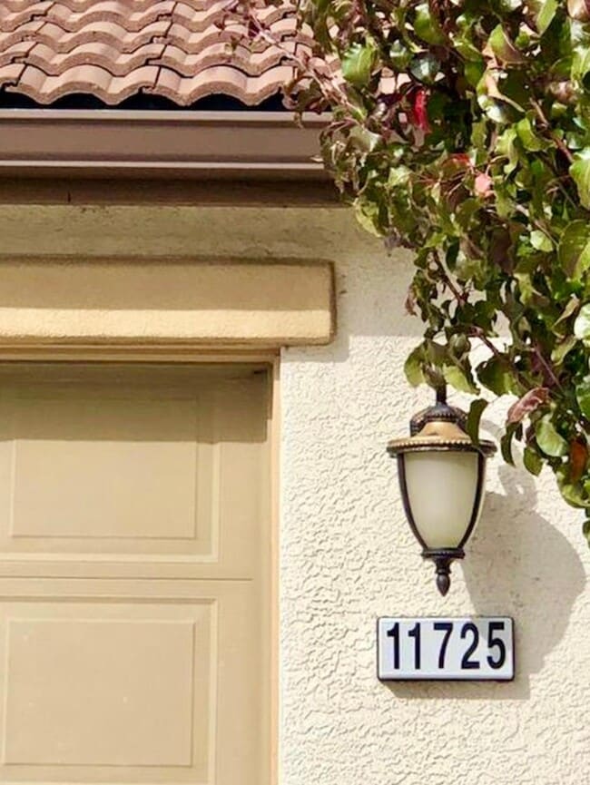 Building Photo - 11725 Cervino Dr