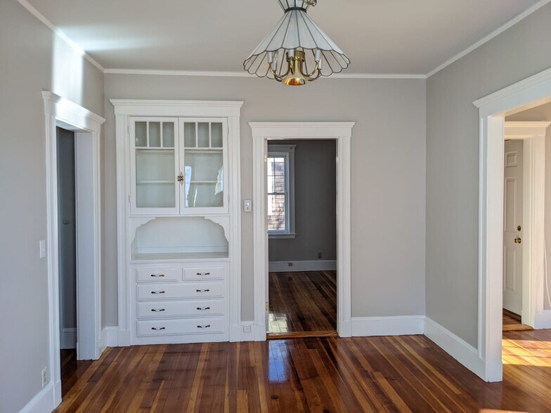 Building Photo - 14 Rice St