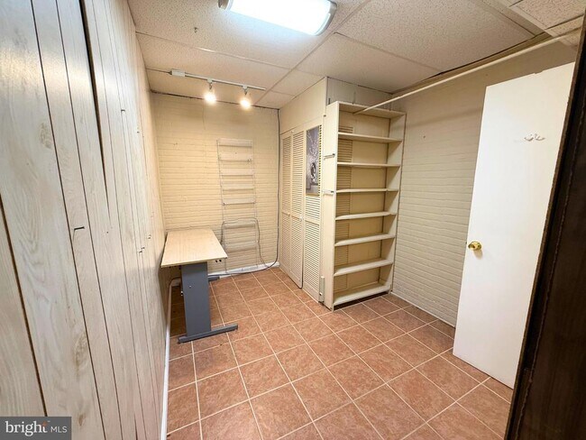 Building Photo - 5 Coliston Rd