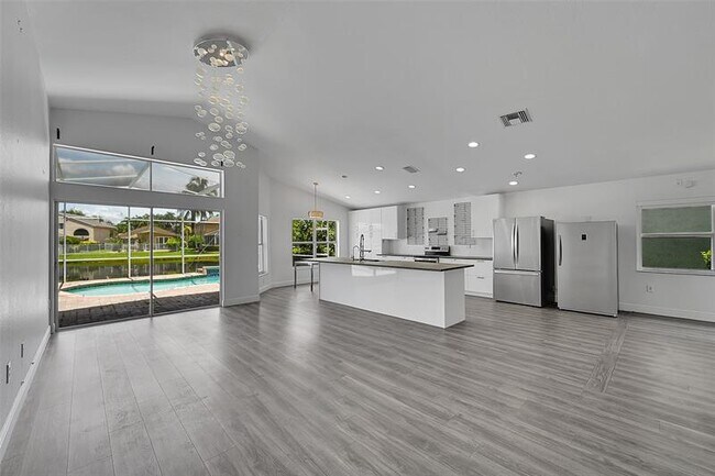 Building Photo - 16417 Sapphire Pl