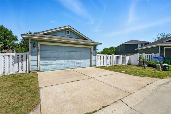 Building Photo - 508 Crater Lake Dr