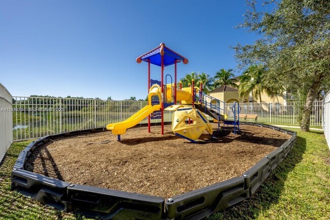 Building Photo - 4465 SW 160th Ave