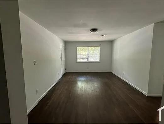 Building Photo - 1610 Line Cir