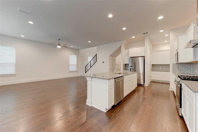 Building Photo - 1531 N Red Bud Ln