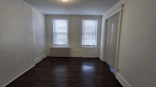 Building Photo - 117 57th St