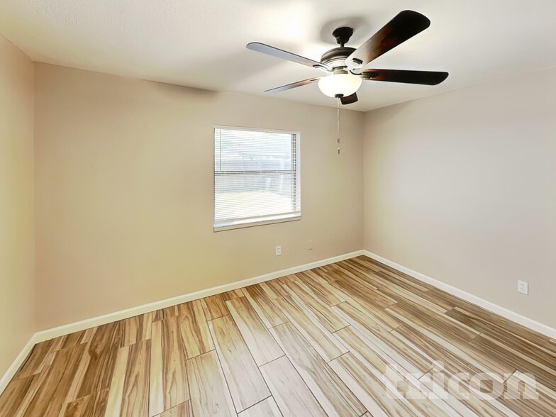 Building Photo - 2813 Whippet Ct