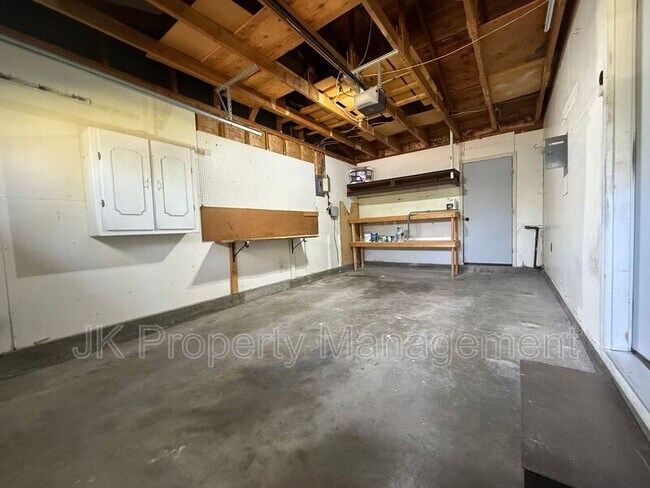 Building Photo - 719 47th St S