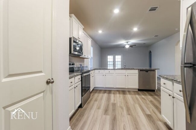 Building Photo - 25418 Cypress Bend Dr