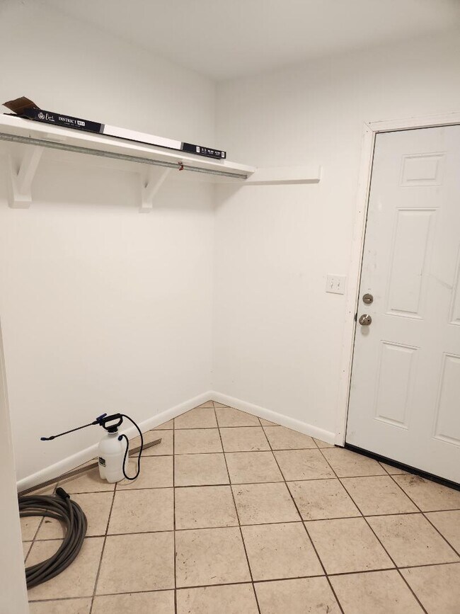 Building Photo - 4690 Opal Dr