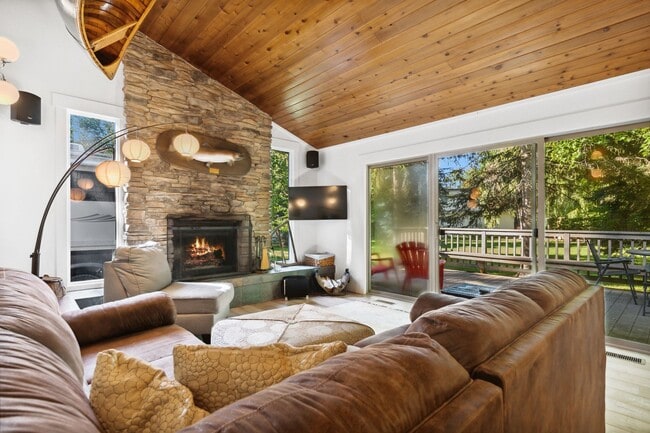 Primary Photo - 2 bedroom, 1 bath house with Whitefish Lake Access