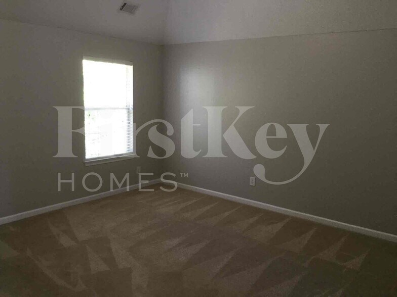 Building Photo - 3844 Hadley Rd