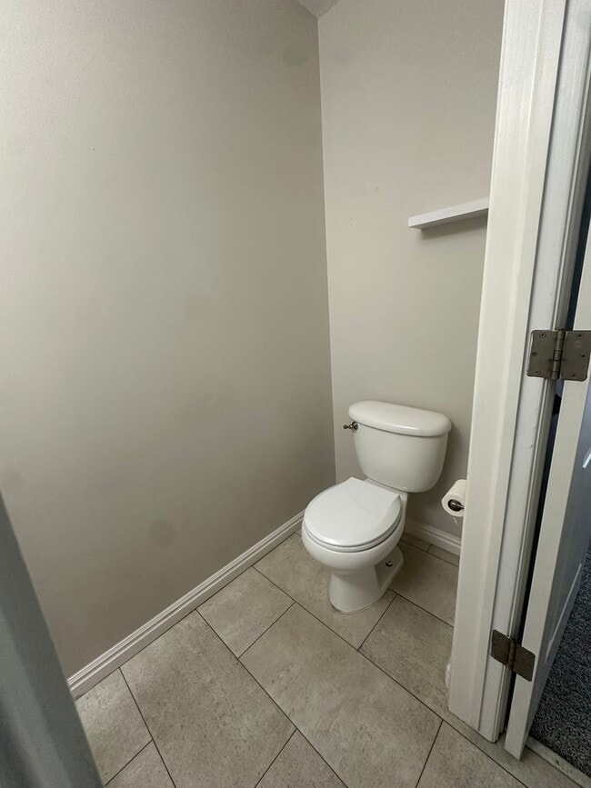 Building Photo - Townhome For Rent!