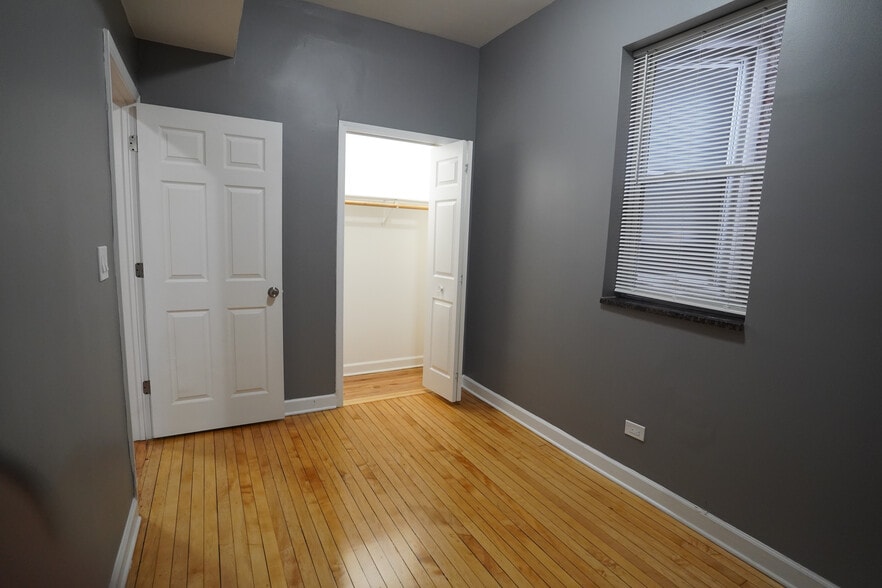 Building Photo - 6948 S Dorchester Ave