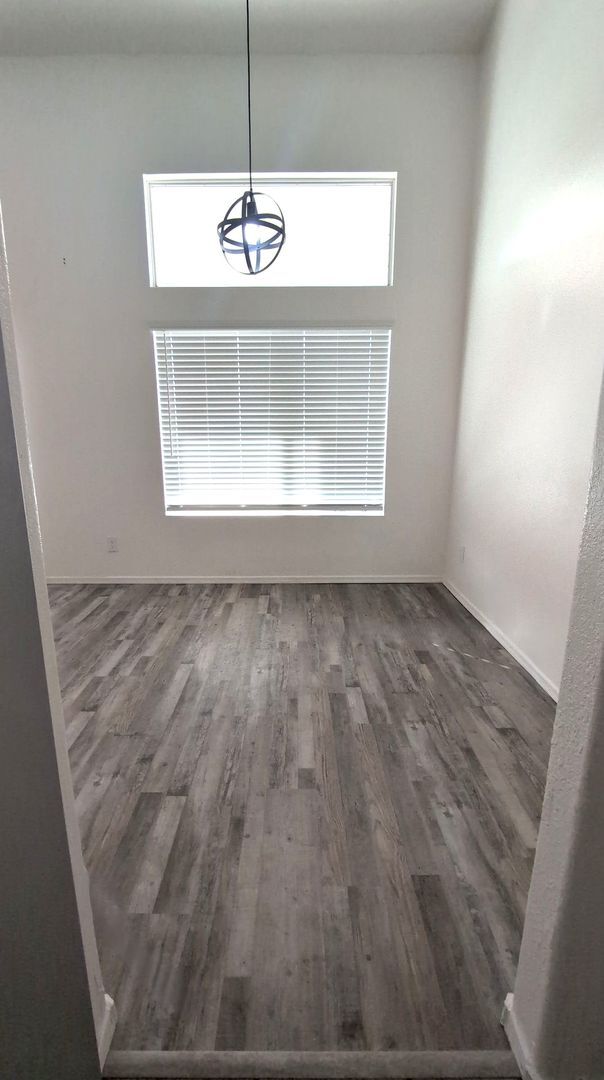 Building Photo - 2098 E Mallard Ct