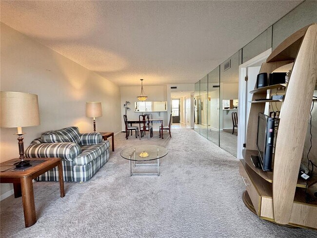 Building Photo - 8211 Brent St