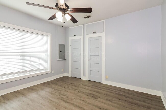 Building Photo - 724 Rocky Rdg